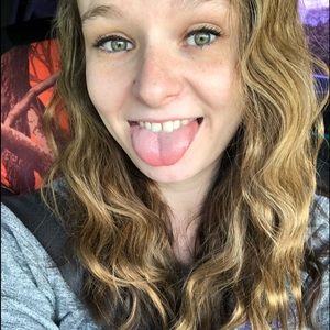 Meet your Posher, Lacey